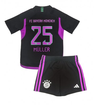 Bayern Munich Thomas Muller #25 Bortaställ Barn 2023-24 Kortärmad (+ Korta byxor)
